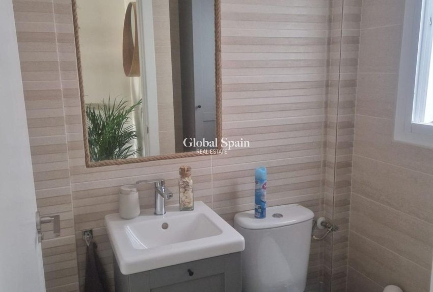 Wederverkoop - HUIS -
TORREVIEJA - LOS BALCONES - LOS ALTOS