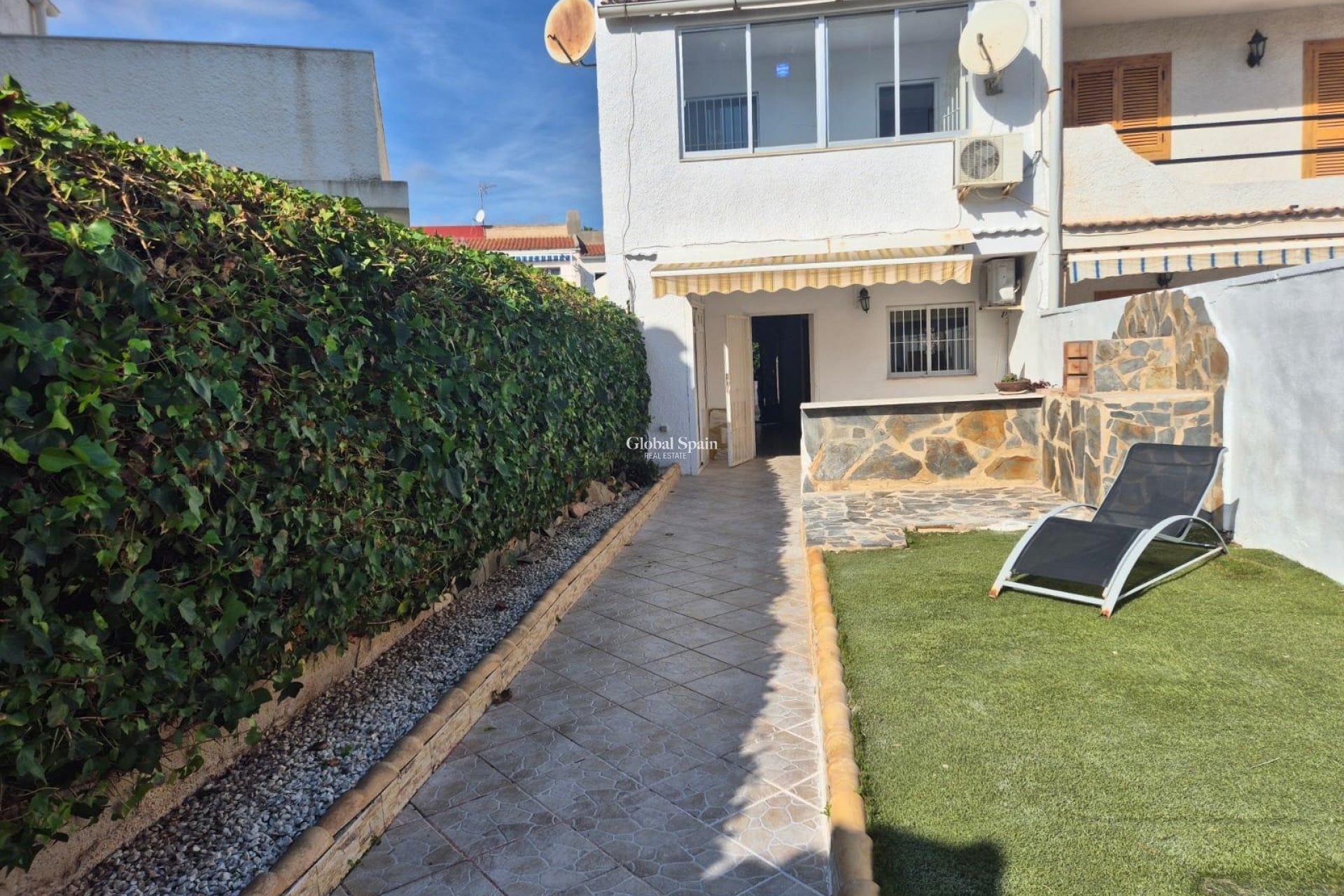Wederverkoop - HUIS -
TORREVIEJA - LOS BALCONES - LOS ALTOS
