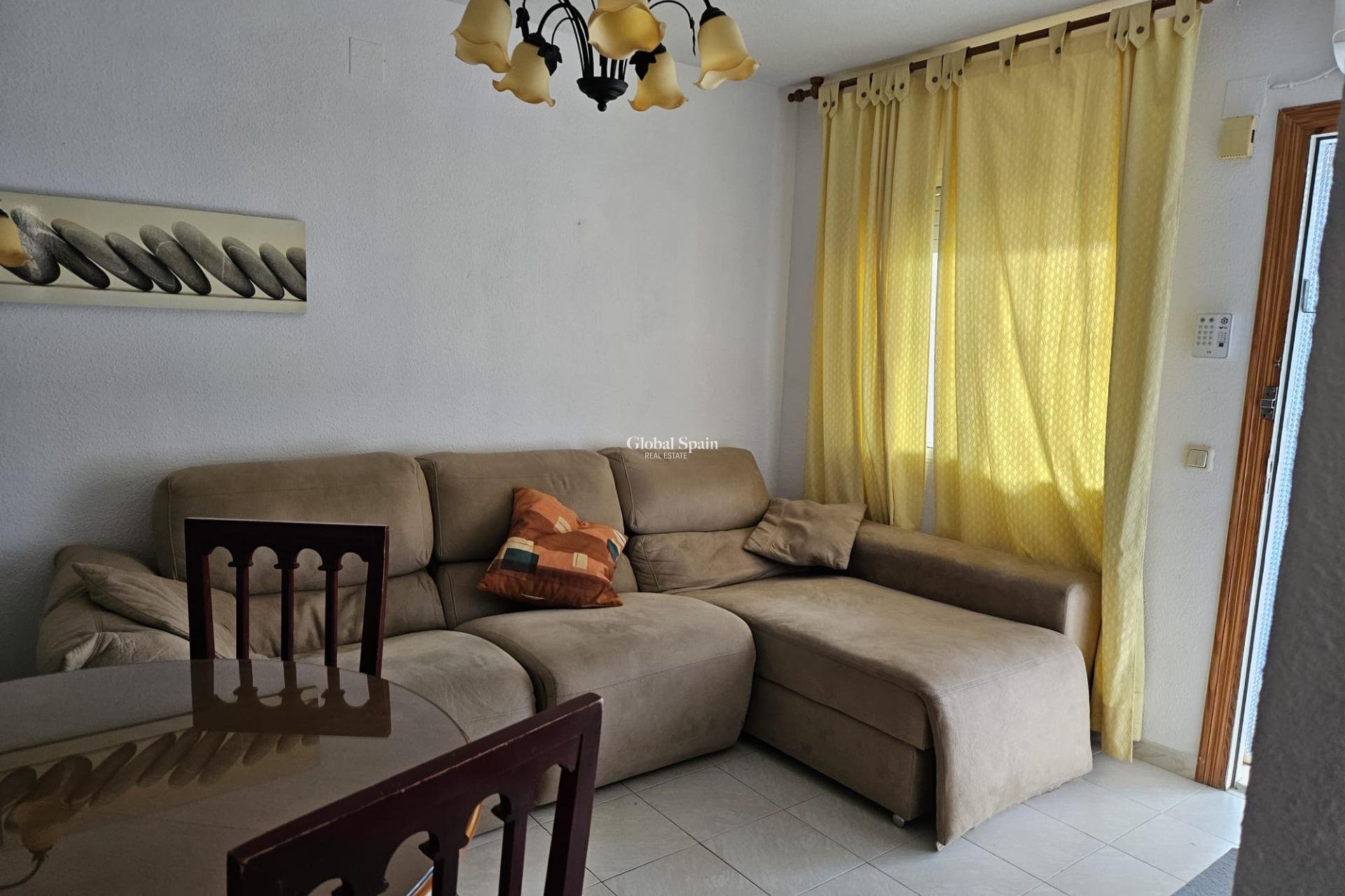 Wederverkoop - HUIS -
TORREVIEJA - LOS BALCONES - LOS ALTOS