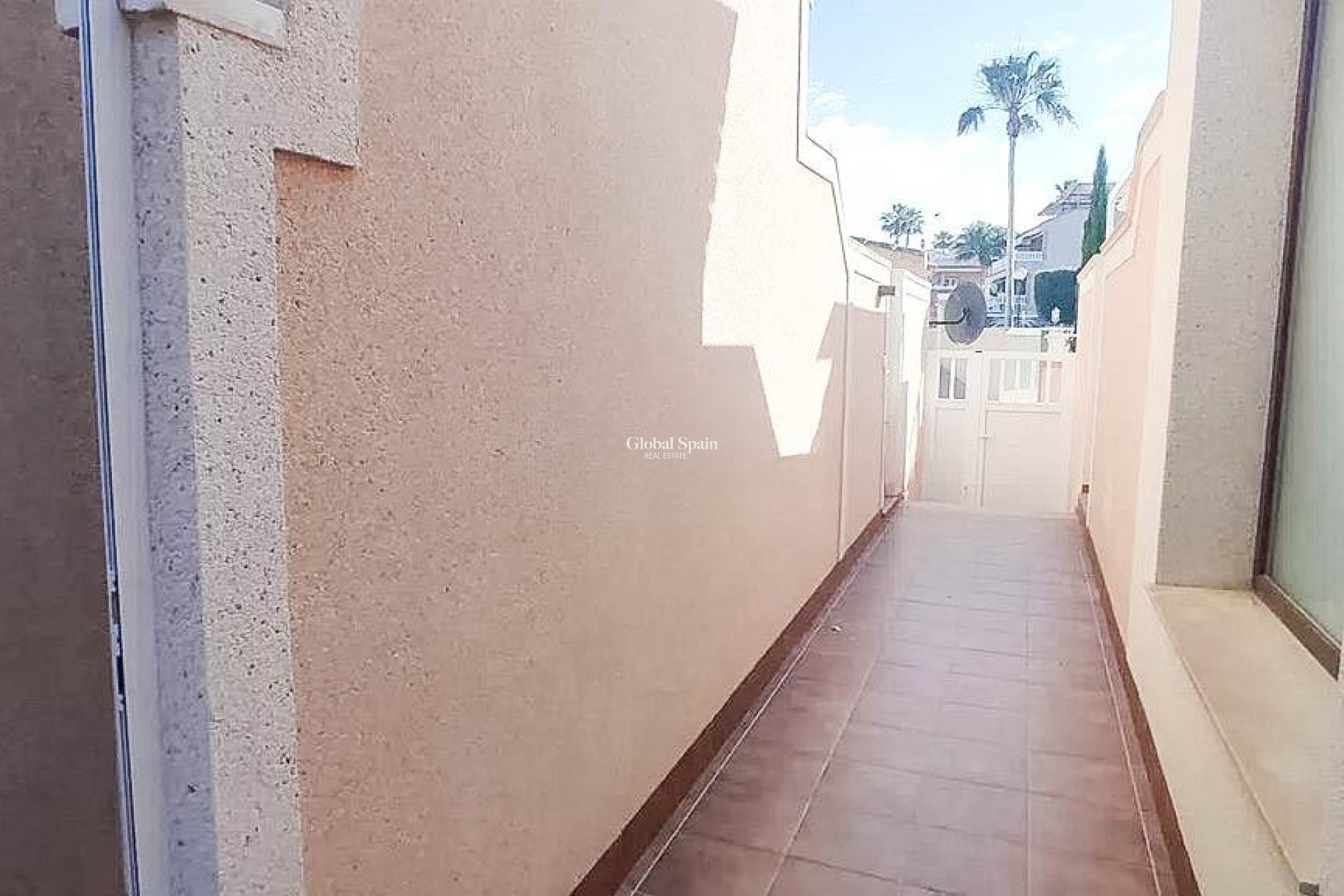 Wederverkoop - HUIS -
TORREVIEJA - LOS BALCONES - LOS ALTOS