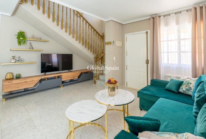 Wederverkoop - HUIS -
TORREVIEJA - LOS BALCONES - LOS ALTOS