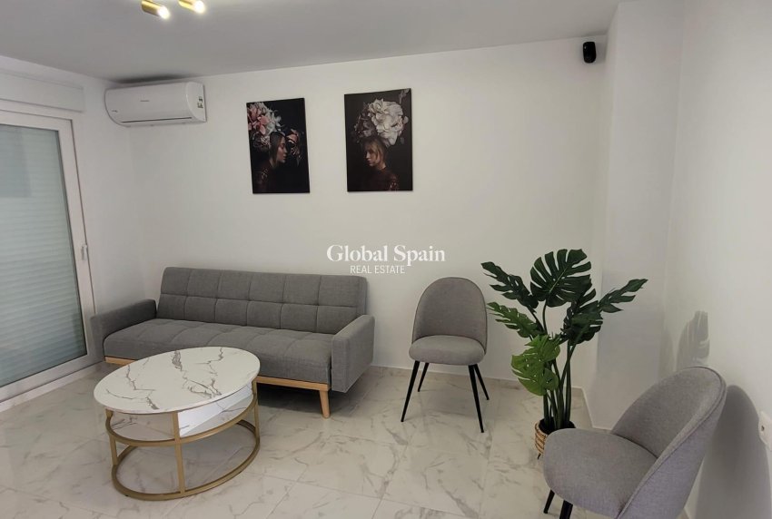 Wederverkoop - HUIS -
TORREVIEJA - LOS BALCONES - LOS ALTOS