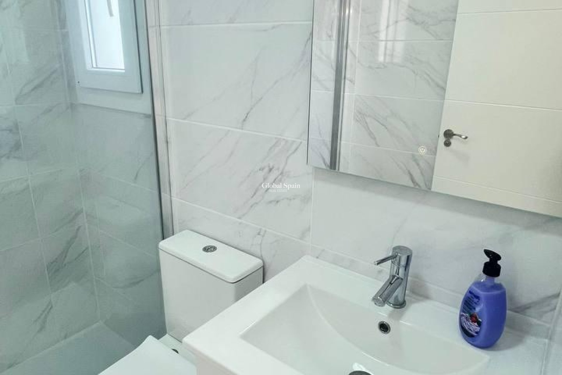 Wederverkoop - HUIS -
TORREVIEJA - LOS BALCONES - LOS ALTOS