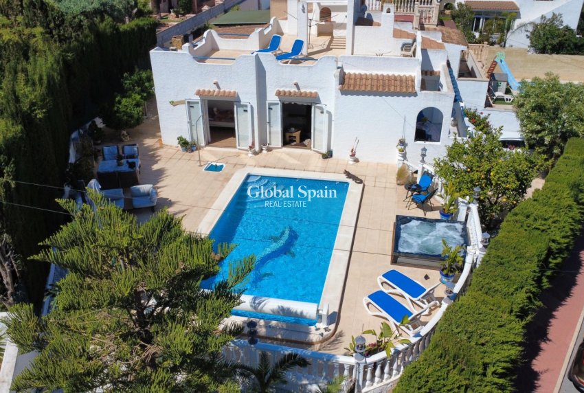 Wederverkoop - HUIS -
TORREVIEJA - LOS BALCONES - LOS ALTOS