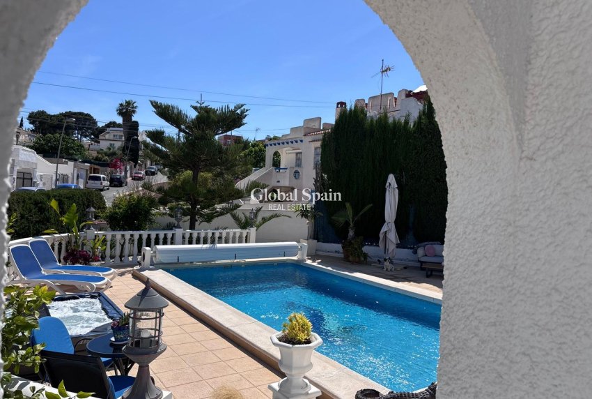 Wederverkoop - HUIS -
TORREVIEJA - LOS BALCONES - LOS ALTOS