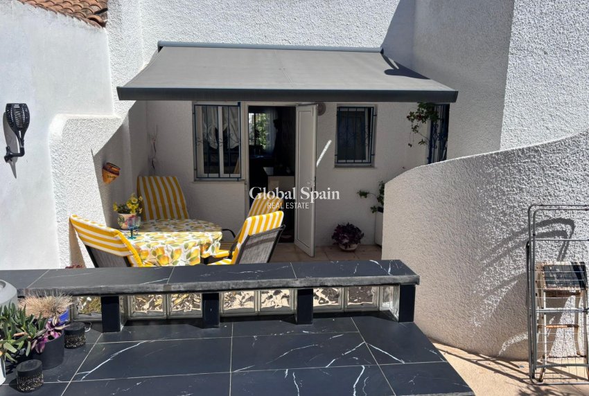 Wederverkoop - HUIS -
TORREVIEJA - LOS BALCONES - LOS ALTOS