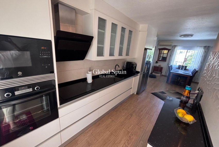 Wederverkoop - HUIS -
TORREVIEJA - LOS BALCONES - LOS ALTOS