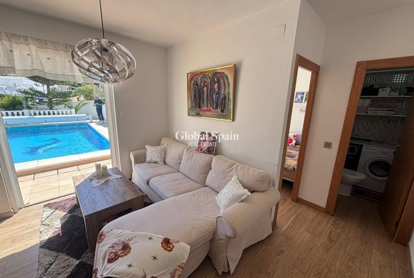 Wederverkoop - HUIS -
TORREVIEJA - LOS BALCONES - LOS ALTOS