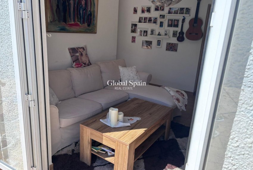 Wederverkoop - HUIS -
TORREVIEJA - LOS BALCONES - LOS ALTOS