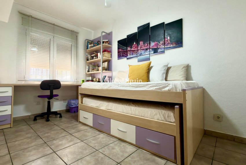 Wederverkoop - HUIS -
TORREVIEJA - LOS BALCONES - LOS ALTOS