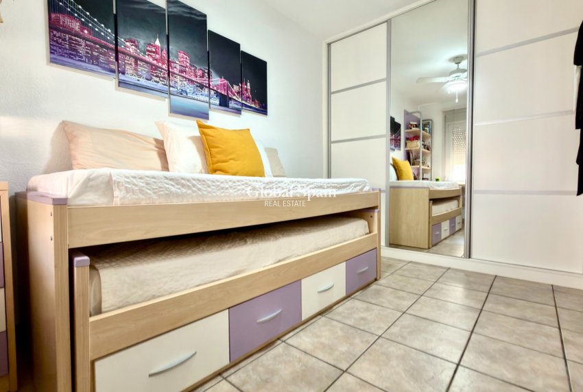 Wederverkoop - HUIS -
TORREVIEJA - LOS BALCONES - LOS ALTOS