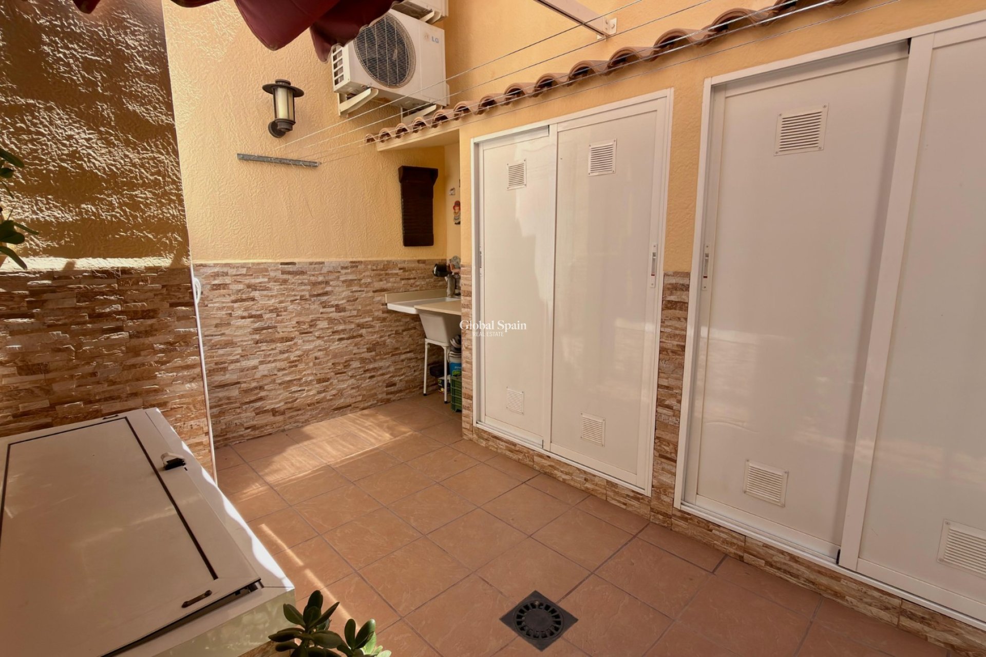 Wederverkoop - HUIS -
TORREVIEJA - LOS BALCONES - LOS ALTOS