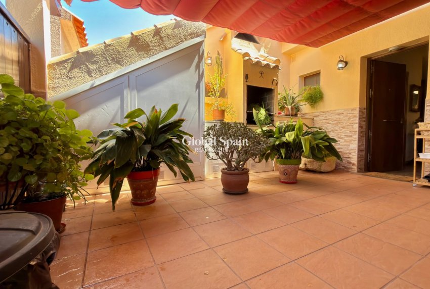 Wederverkoop - HUIS -
TORREVIEJA - LOS BALCONES - LOS ALTOS
