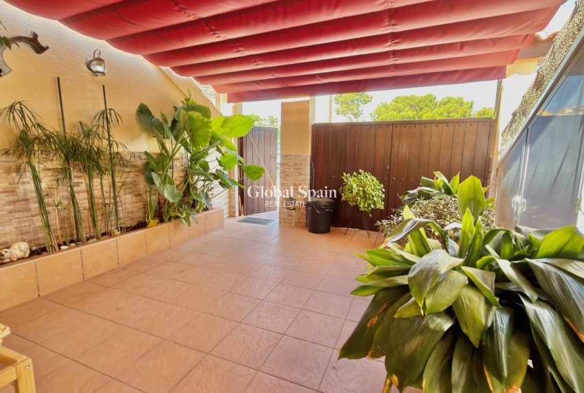 Wederverkoop - HUIS -
TORREVIEJA - LOS BALCONES - LOS ALTOS