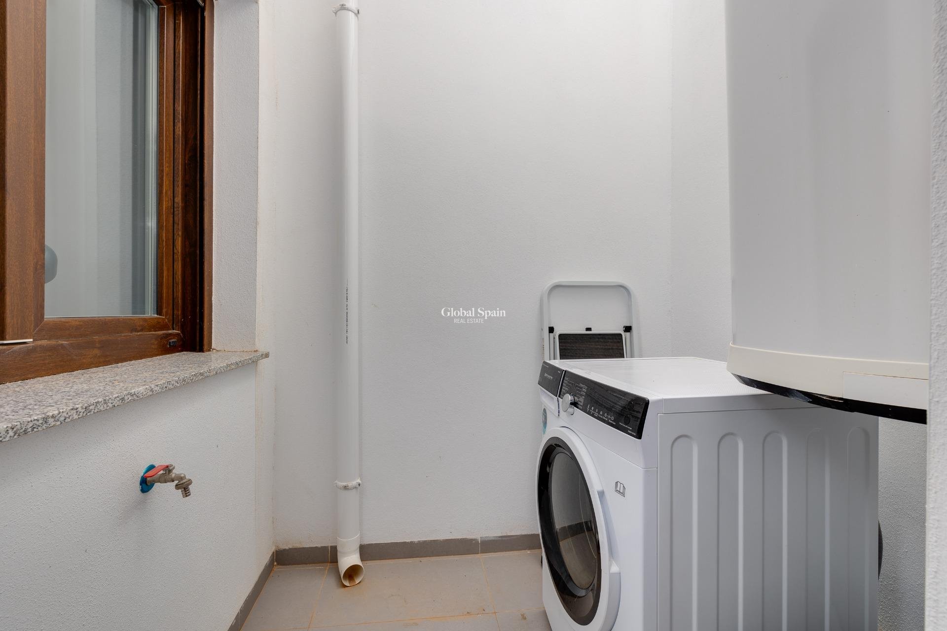 Wederverkoop - HUIS -
TORREVIEJA - LOS BALCONES - LOS ALTOS