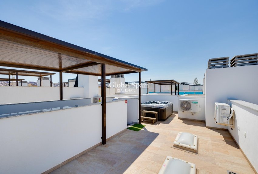 Wederverkoop - HUIS -
TORREVIEJA - LOS BALCONES - LOS ALTOS