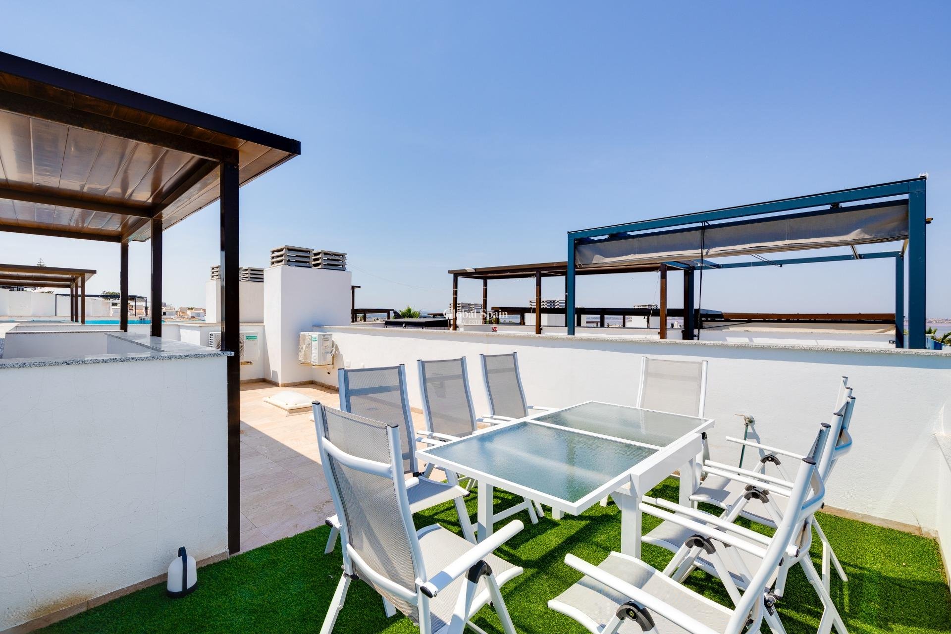 Wederverkoop - HUIS -
TORREVIEJA - LOS BALCONES - LOS ALTOS