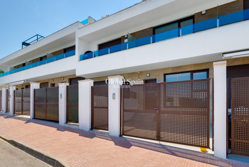Wederverkoop - HUIS -
TORREVIEJA - LOS BALCONES - LOS ALTOS