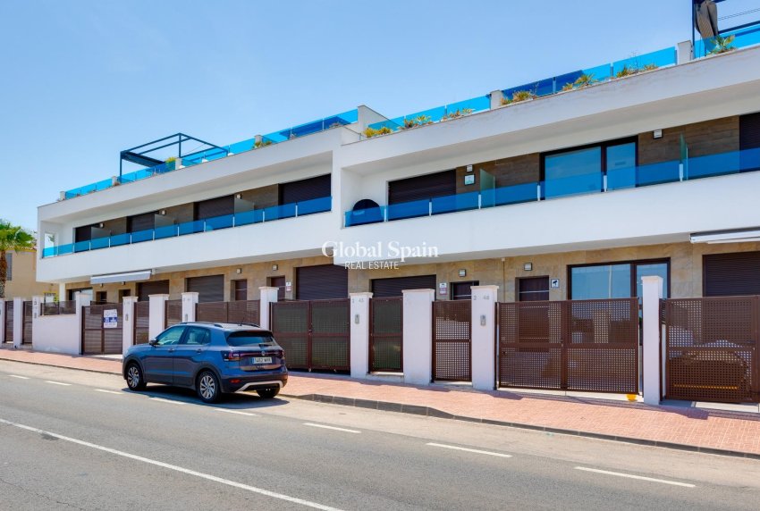 Wederverkoop - HUIS -
TORREVIEJA - LOS BALCONES - LOS ALTOS