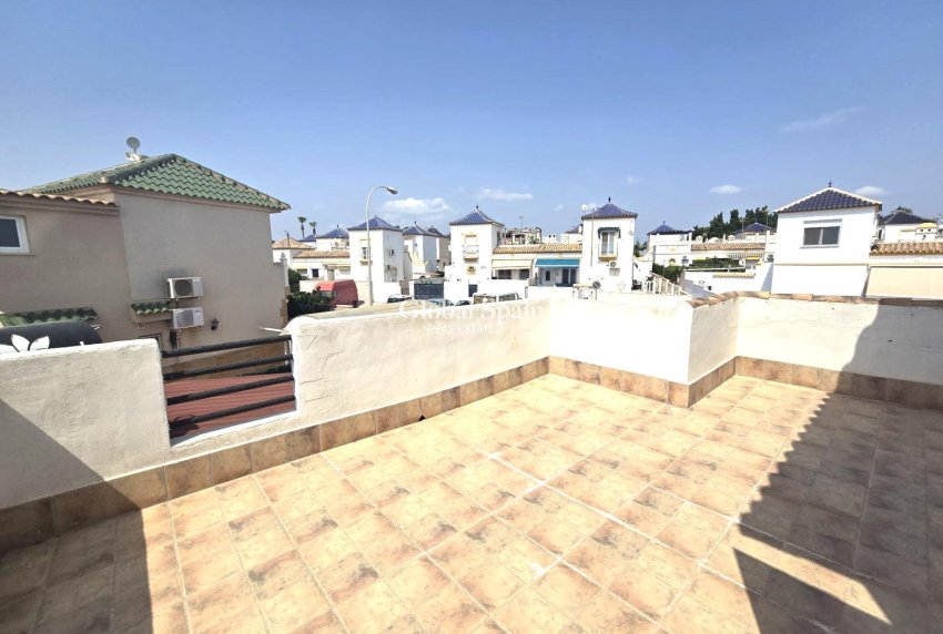 Wederverkoop - HUIS -
TORREVIEJA - LOS BALCONES - LOS ALTOS