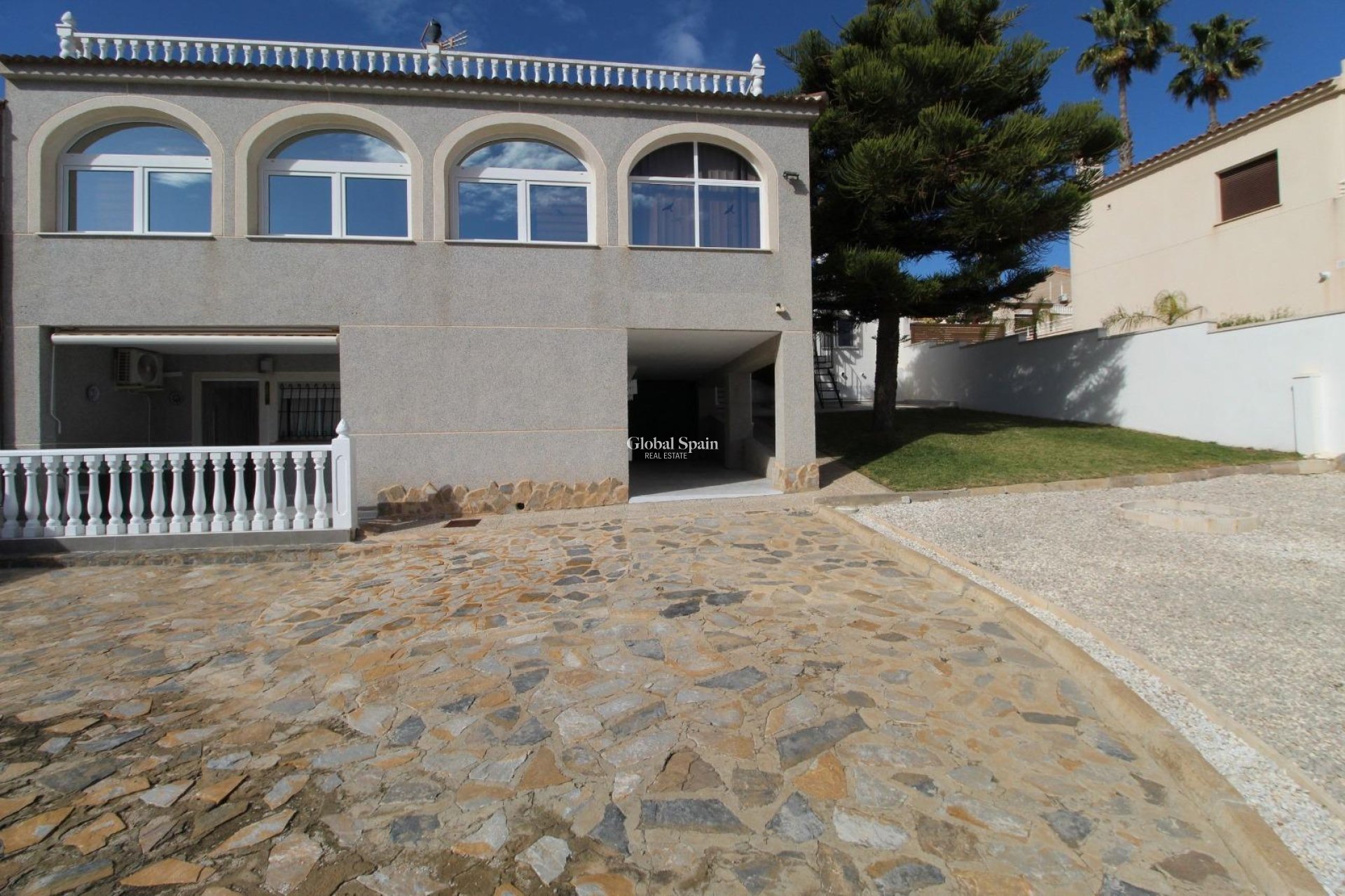 Wederverkoop - HUIS -
TORREVIEJA - LOS BALCONES - LOS ALTOS