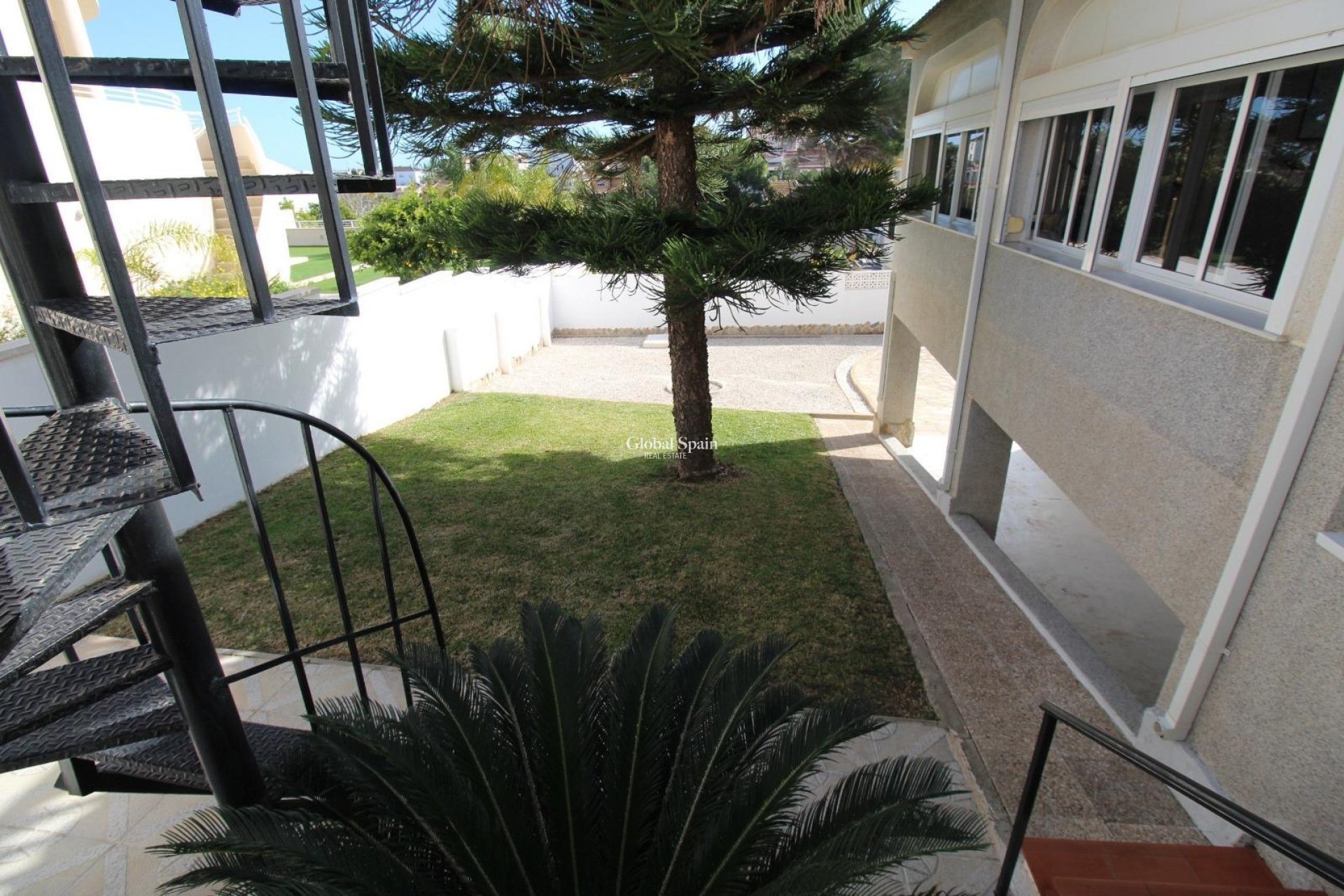 Wederverkoop - HUIS -
TORREVIEJA - LOS BALCONES - LOS ALTOS
