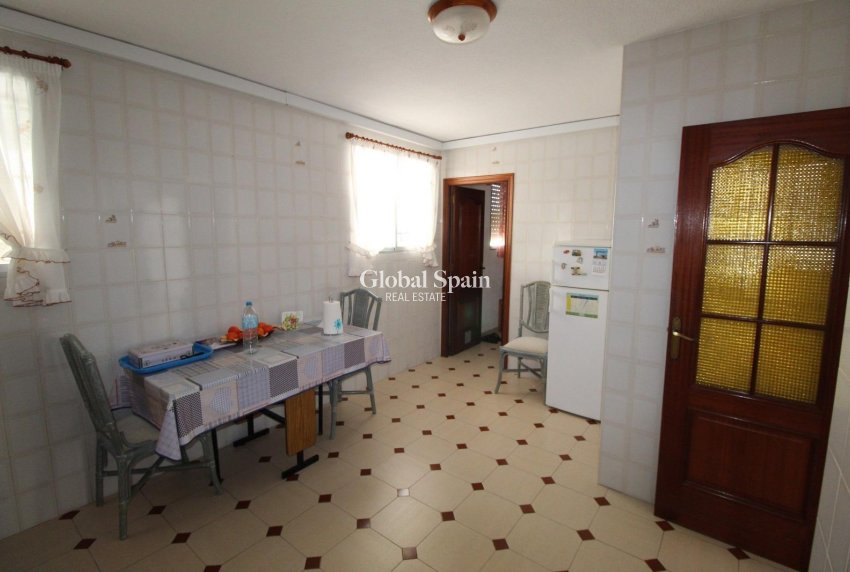 Wederverkoop - HUIS -
TORREVIEJA - LOS BALCONES - LOS ALTOS