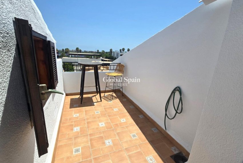 Wederverkoop - HUIS -
TORREVIEJA - LOS BALCONES - LOS ALTOS