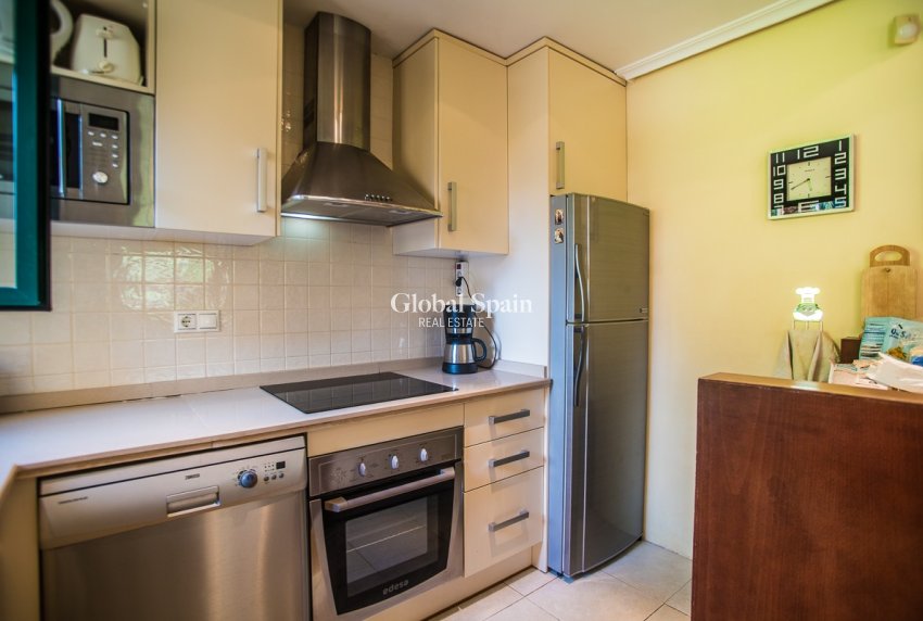Wederverkoop - HUIS -
TORREVIEJA - LOS BALCONES - LOS ALTOS
