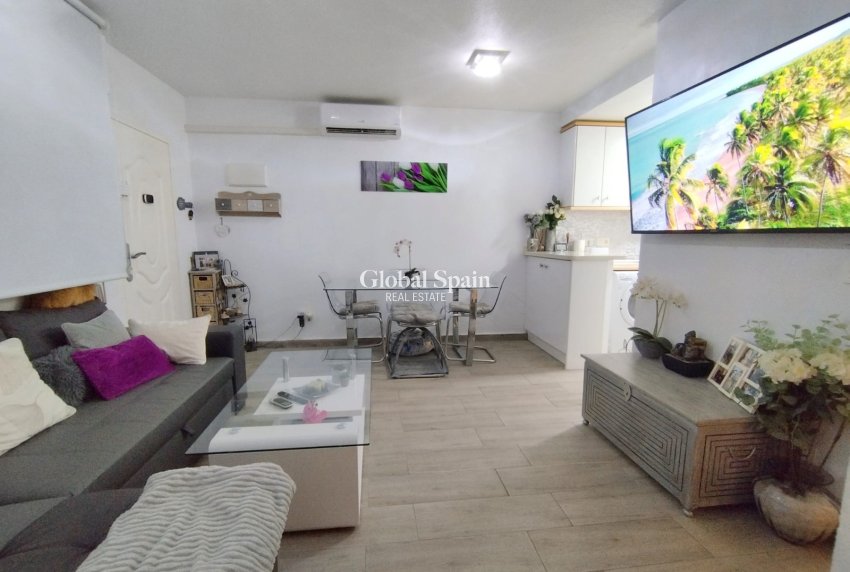 Wederverkoop - HUIS -
TORREVIEJA - LOS BALCONES - LOS ALTOS