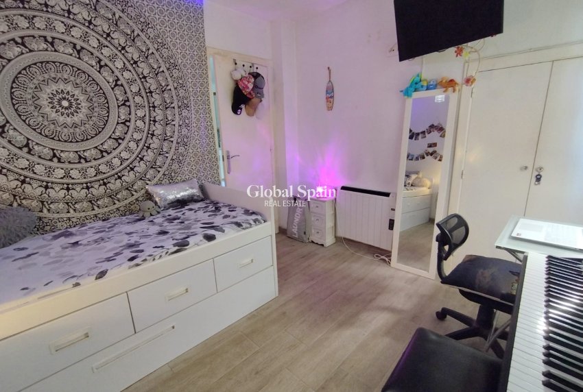 Wederverkoop - HUIS -
TORREVIEJA - LOS BALCONES - LOS ALTOS
