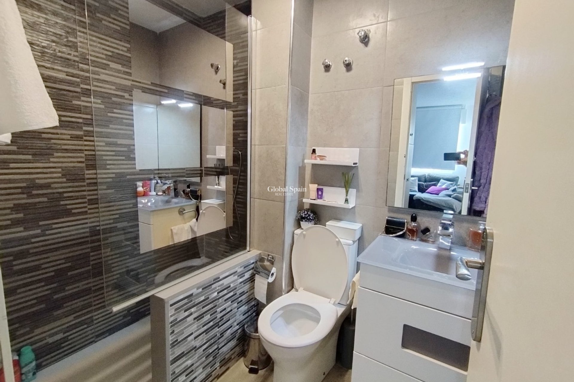 Wederverkoop - HUIS -
TORREVIEJA - LOS BALCONES - LOS ALTOS