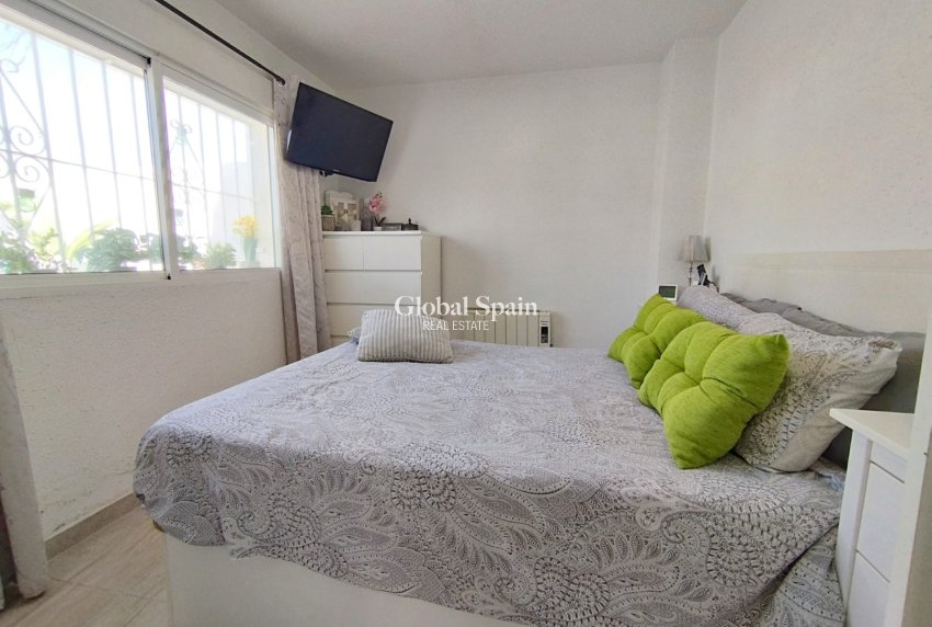 Wederverkoop - HUIS -
TORREVIEJA - LOS BALCONES - LOS ALTOS