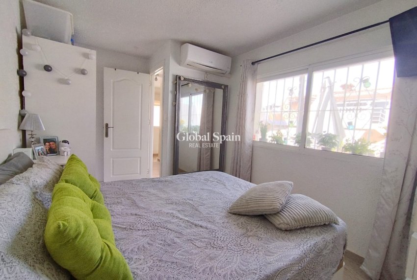 Wederverkoop - HUIS -
TORREVIEJA - LOS BALCONES - LOS ALTOS