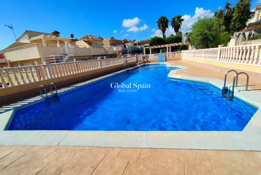 Wederverkoop - HUIS -
TORREVIEJA - LOS BALCONES - LOS ALTOS