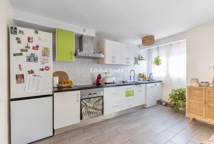 Wederverkoop - HUIS -
TORREVIEJA - LOS BALCONES - LOS ALTOS