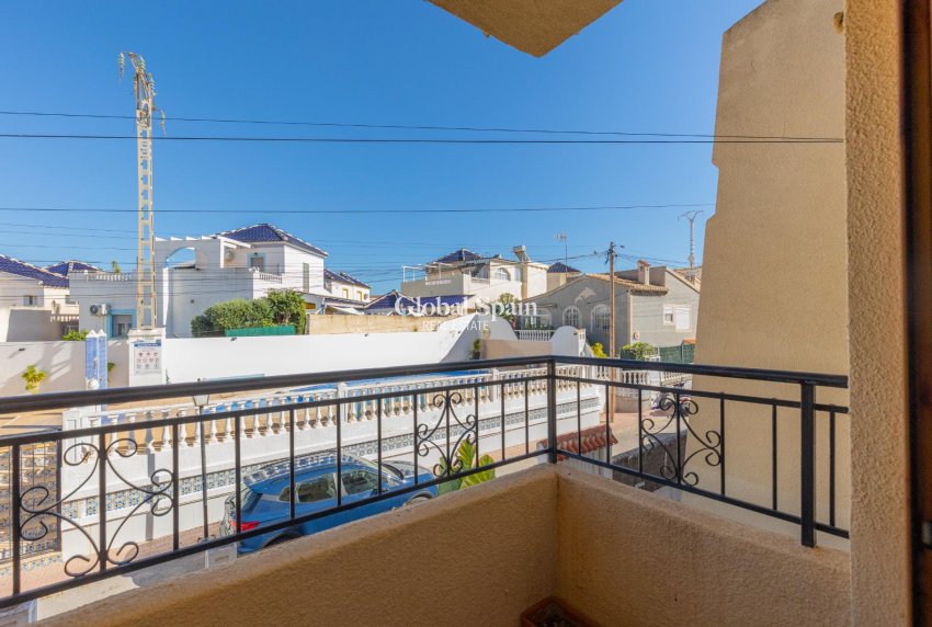 Wederverkoop - HUIS -
TORREVIEJA - LOS BALCONES - LOS ALTOS