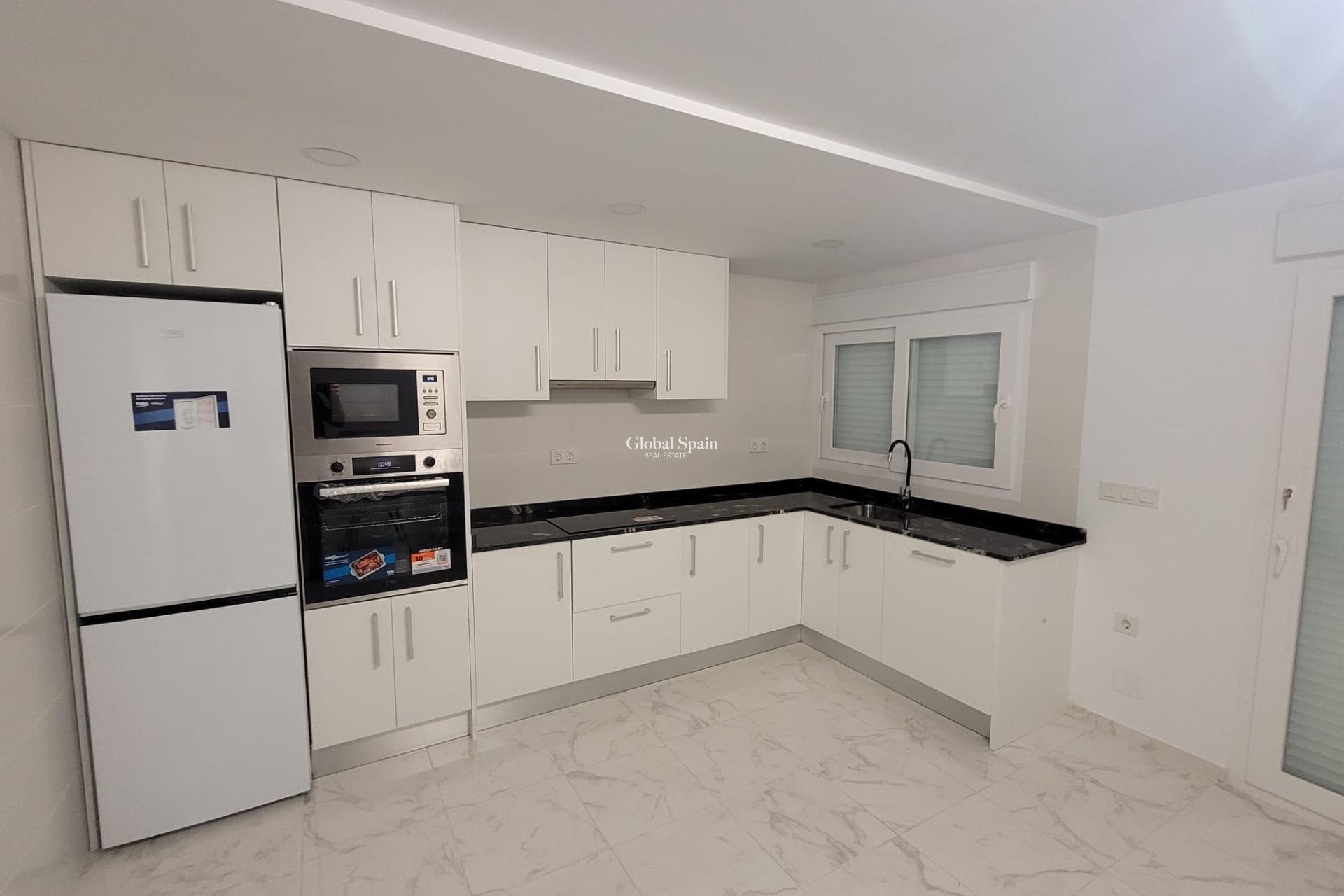 Wederverkoop - HUIS -
TORREVIEJA - LOS BALCONES - LOS ALTOS