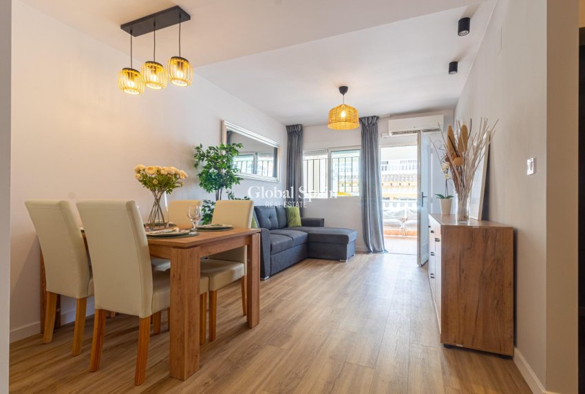 Wederverkoop - Huis -
TORREVIEJA - LOS BALCONES - LOS ALTOS