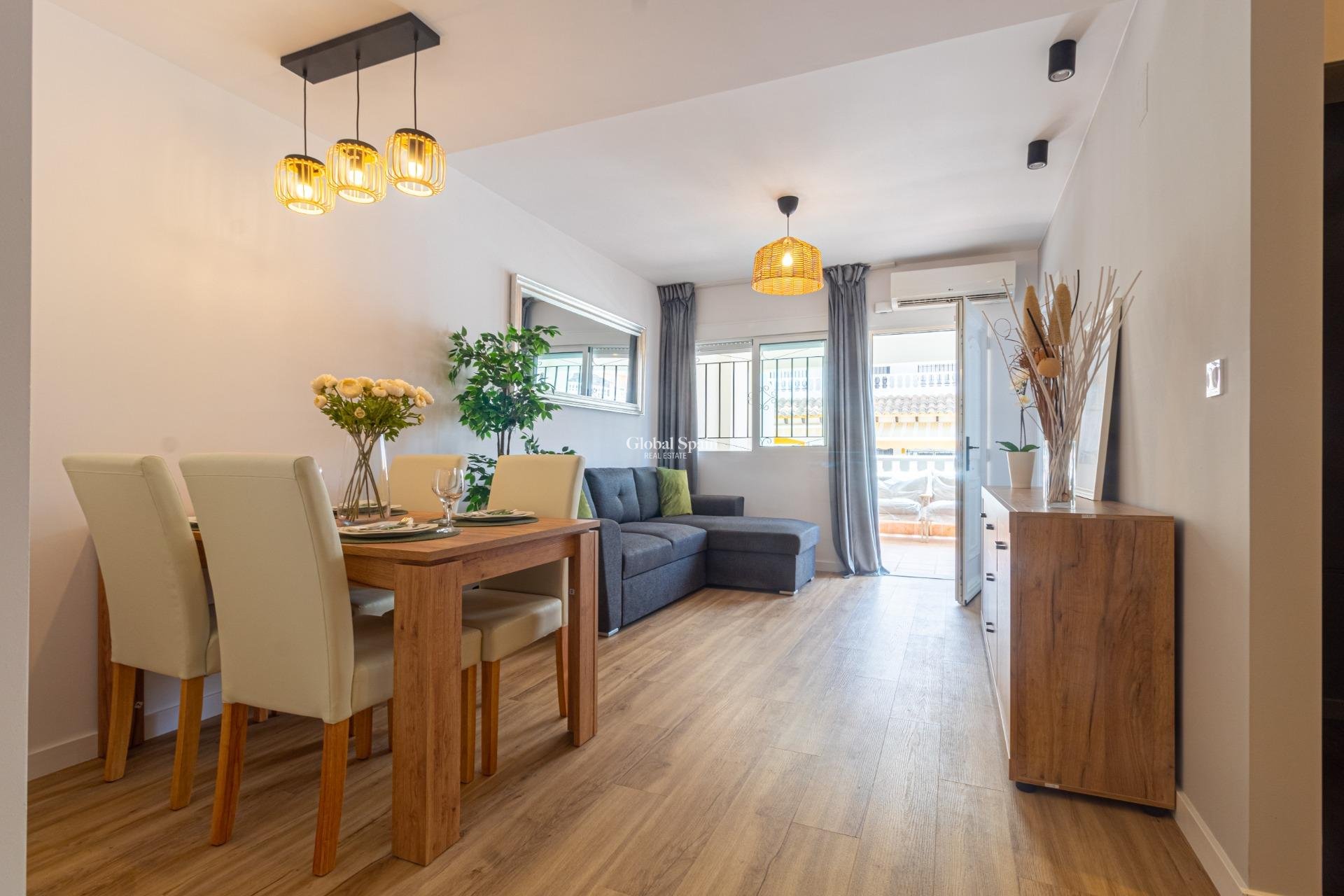 Wederverkoop - Huis -
TORREVIEJA - LOS BALCONES - LOS ALTOS