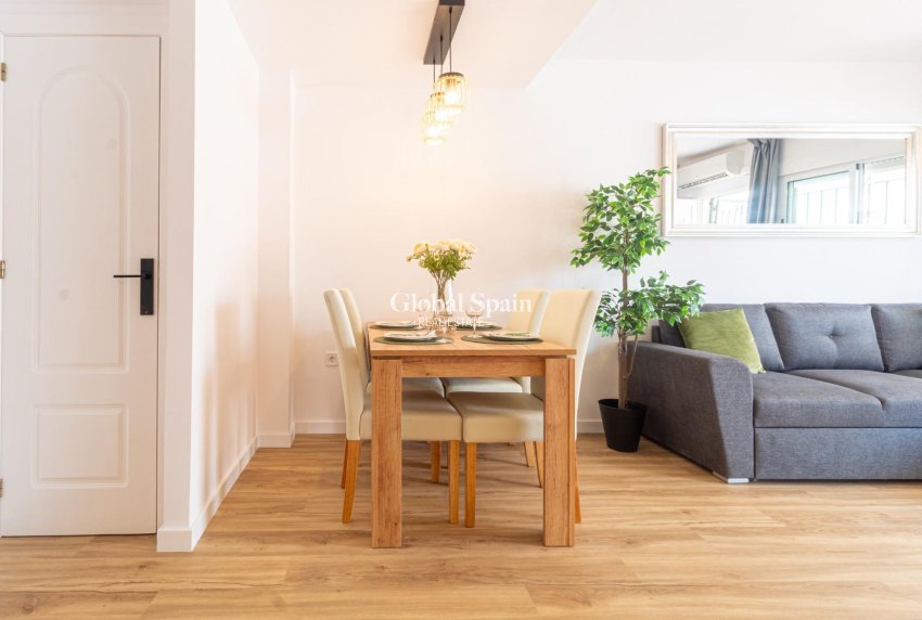 Wederverkoop - Huis -
TORREVIEJA - LOS BALCONES - LOS ALTOS