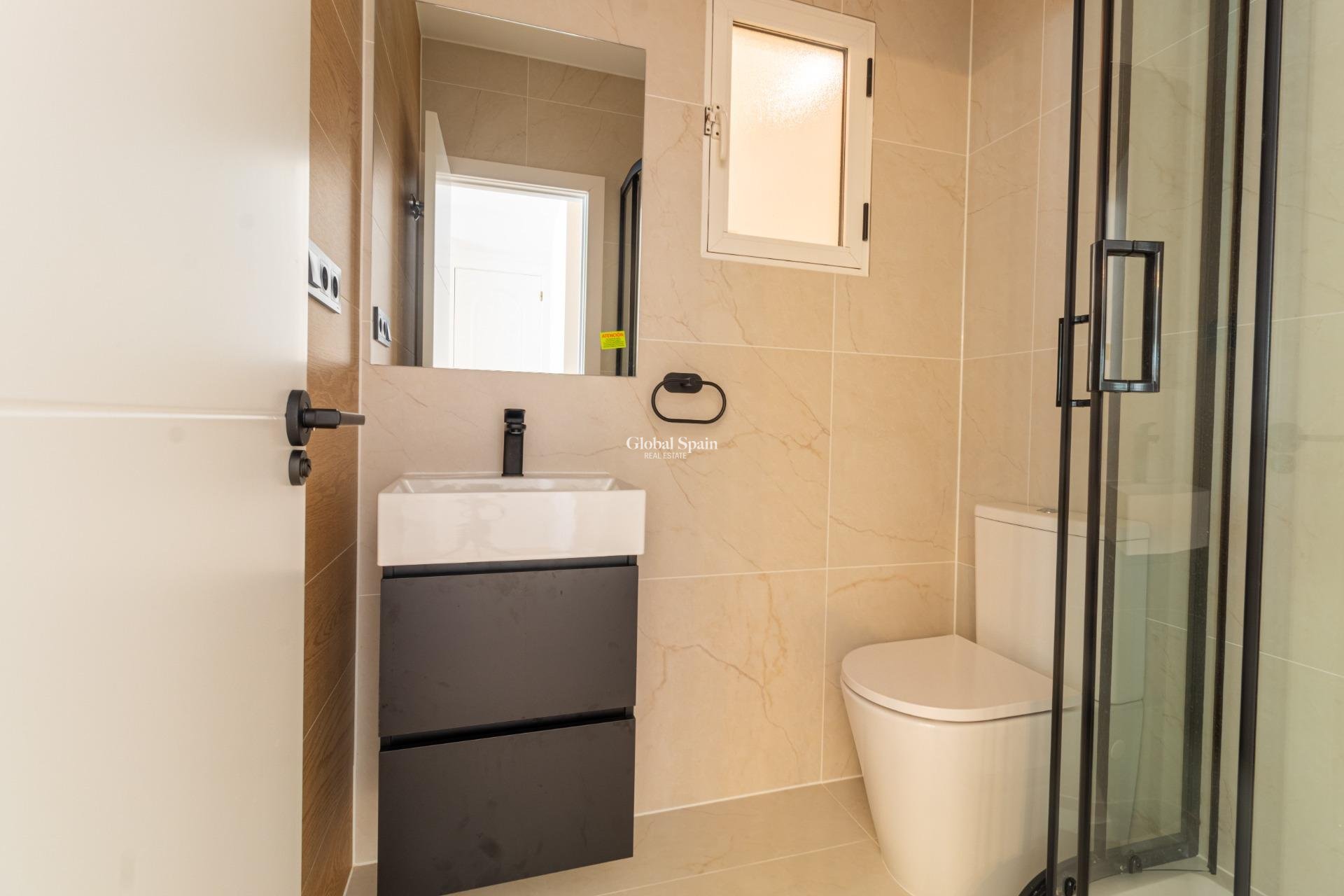 Wederverkoop - Huis -
TORREVIEJA - LOS BALCONES - LOS ALTOS