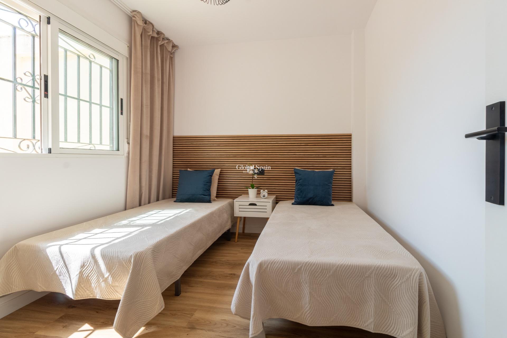 Wederverkoop - Huis -
TORREVIEJA - LOS BALCONES - LOS ALTOS