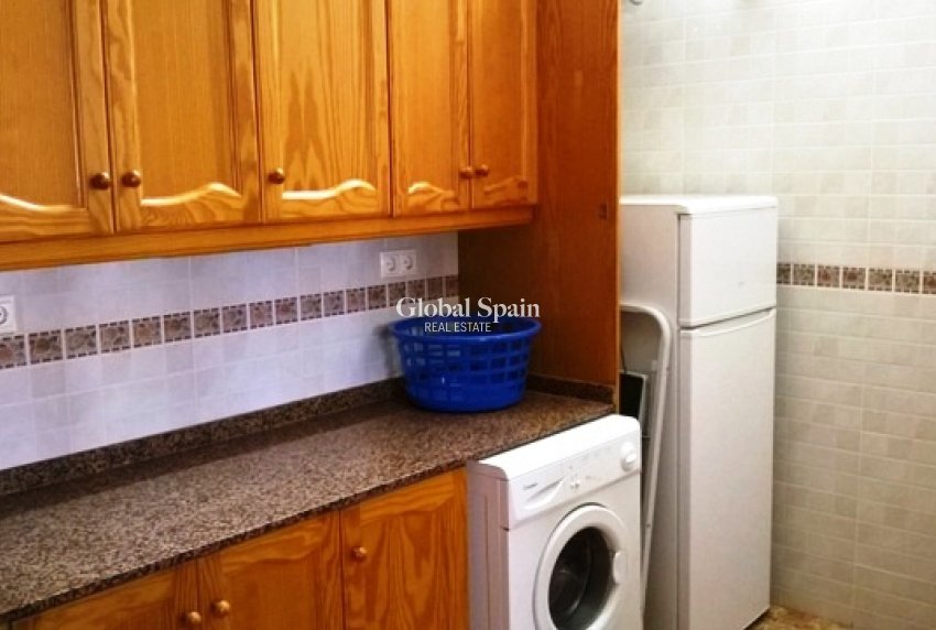 Wederverkoop - HUIS -
TORREVIEJA - LOS BALCONES - LOS ALTOS