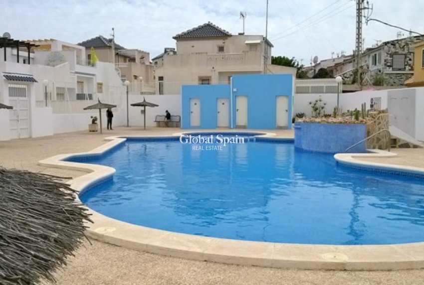 Wederverkoop - HUIS -
TORREVIEJA - LOS BALCONES - LOS ALTOS