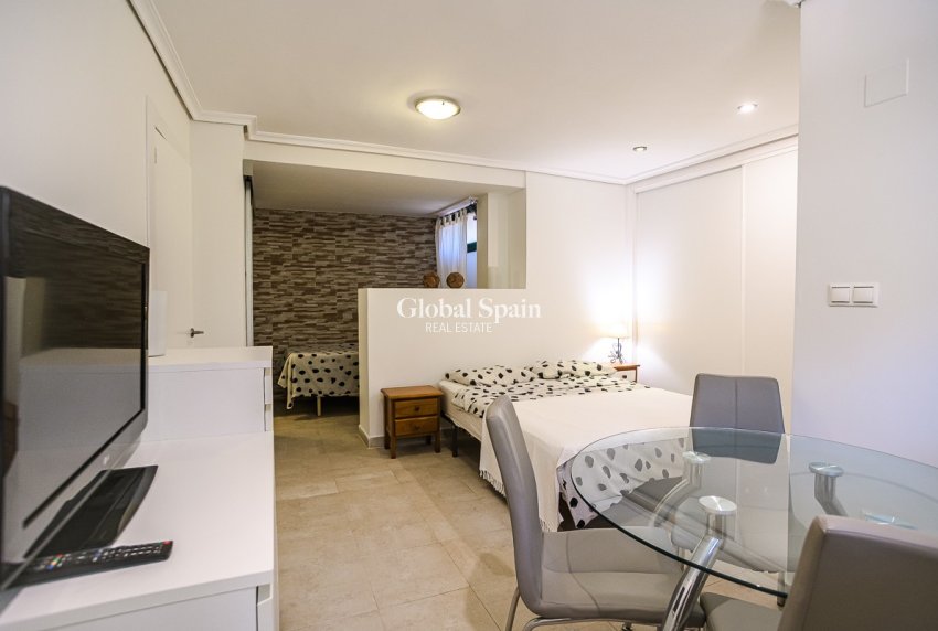 Wederverkoop - Huis -
TORREVIEJA - LOS BALCONES - LOS ALTOS