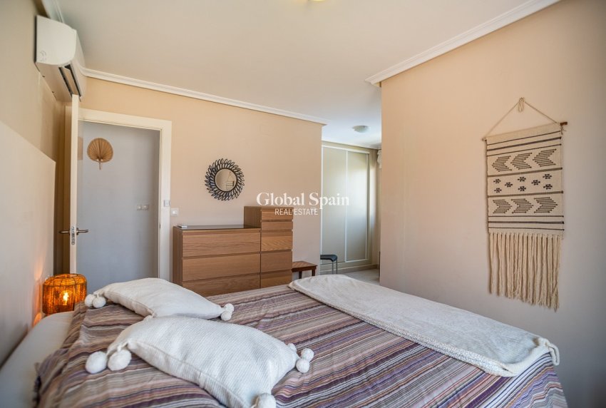 Wederverkoop - Huis -
TORREVIEJA - LOS BALCONES - LOS ALTOS