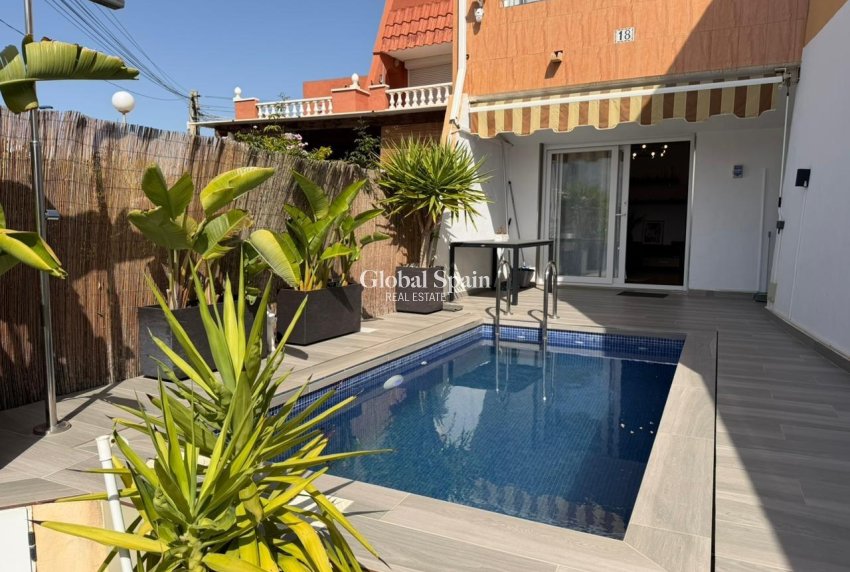 Wederverkoop - HUIS -
TORREVIEJA - Los Frutales