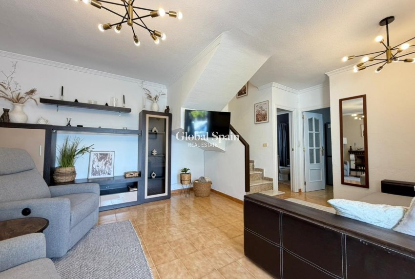 Wederverkoop - HUIS -
TORREVIEJA - Los Frutales