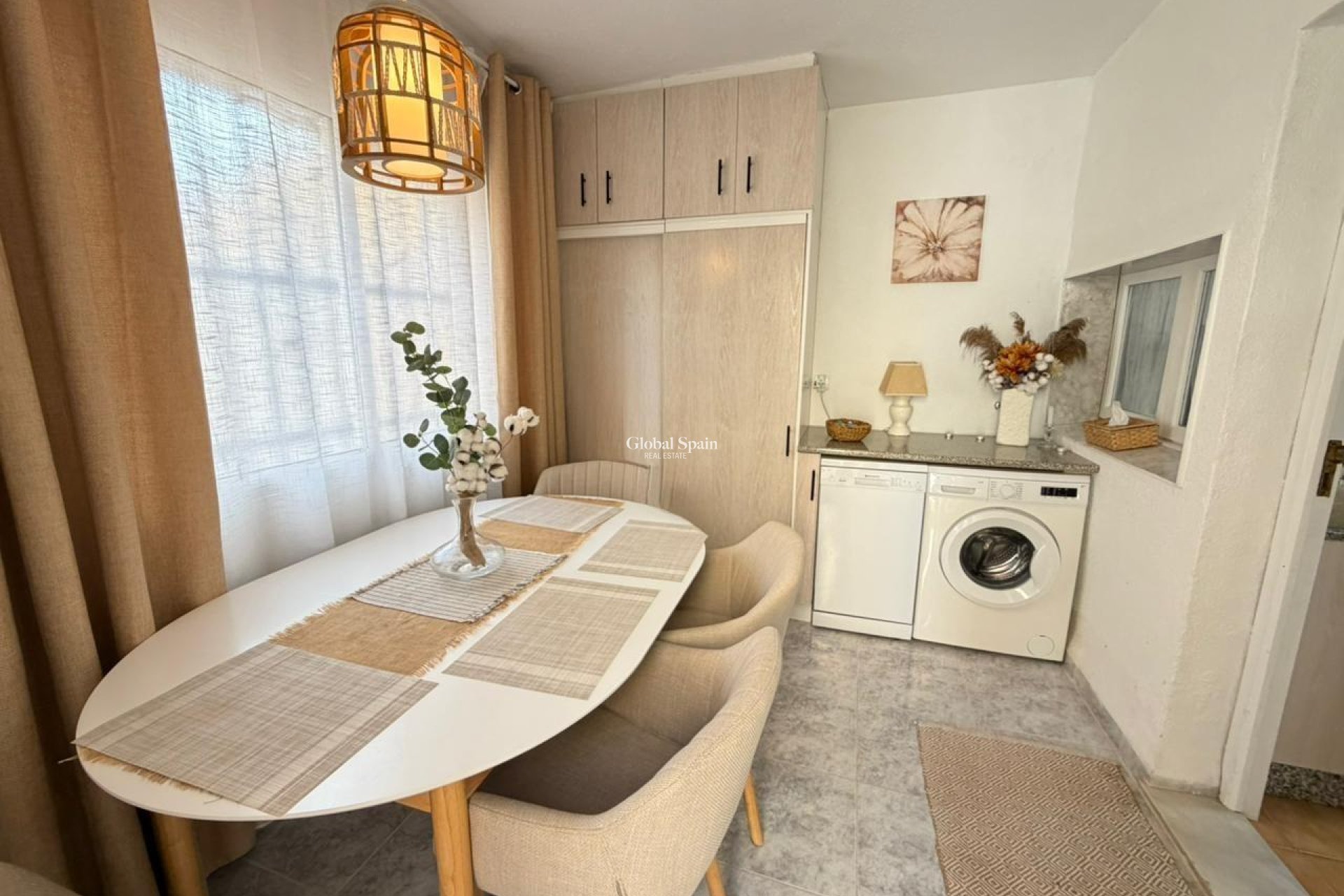 Wederverkoop - HUIS -
TORREVIEJA - Los Frutales